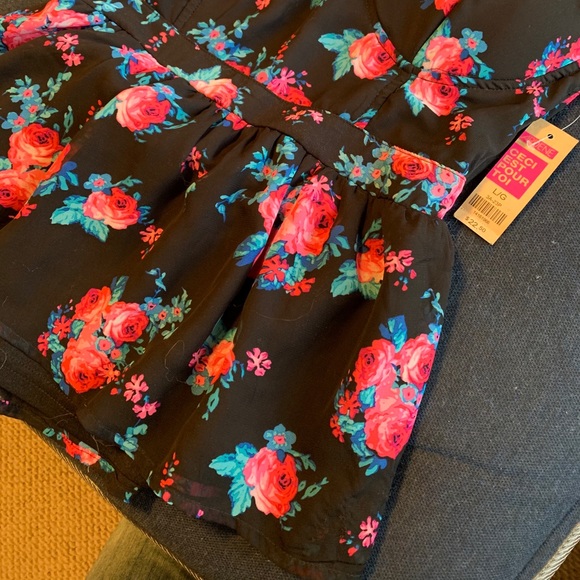 Flower top - Picture 2 of 2